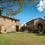 Tenuta Di Caiolo Farm stay *