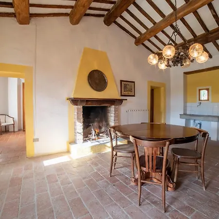 Farm stay Tenuta Di Caiolo *