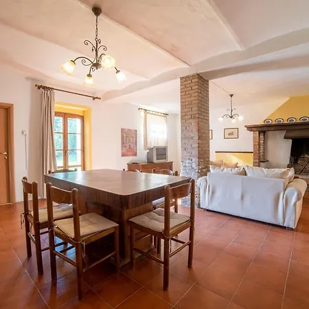 Tenuta Di Caiolo Farm stay *