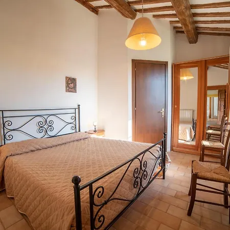 Farm stay Tenuta Di Caiolo *