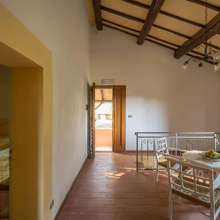Farm stay Tenuta Di Caiolo *