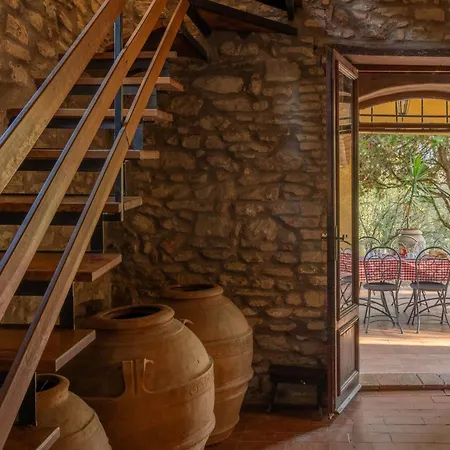 Farm stay Tenuta Di Caiolo *