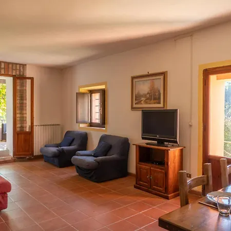 Tenuta Di Caiolo Farm stay *