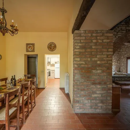 Tenuta Di Caiolo مزرعة للإقامة *